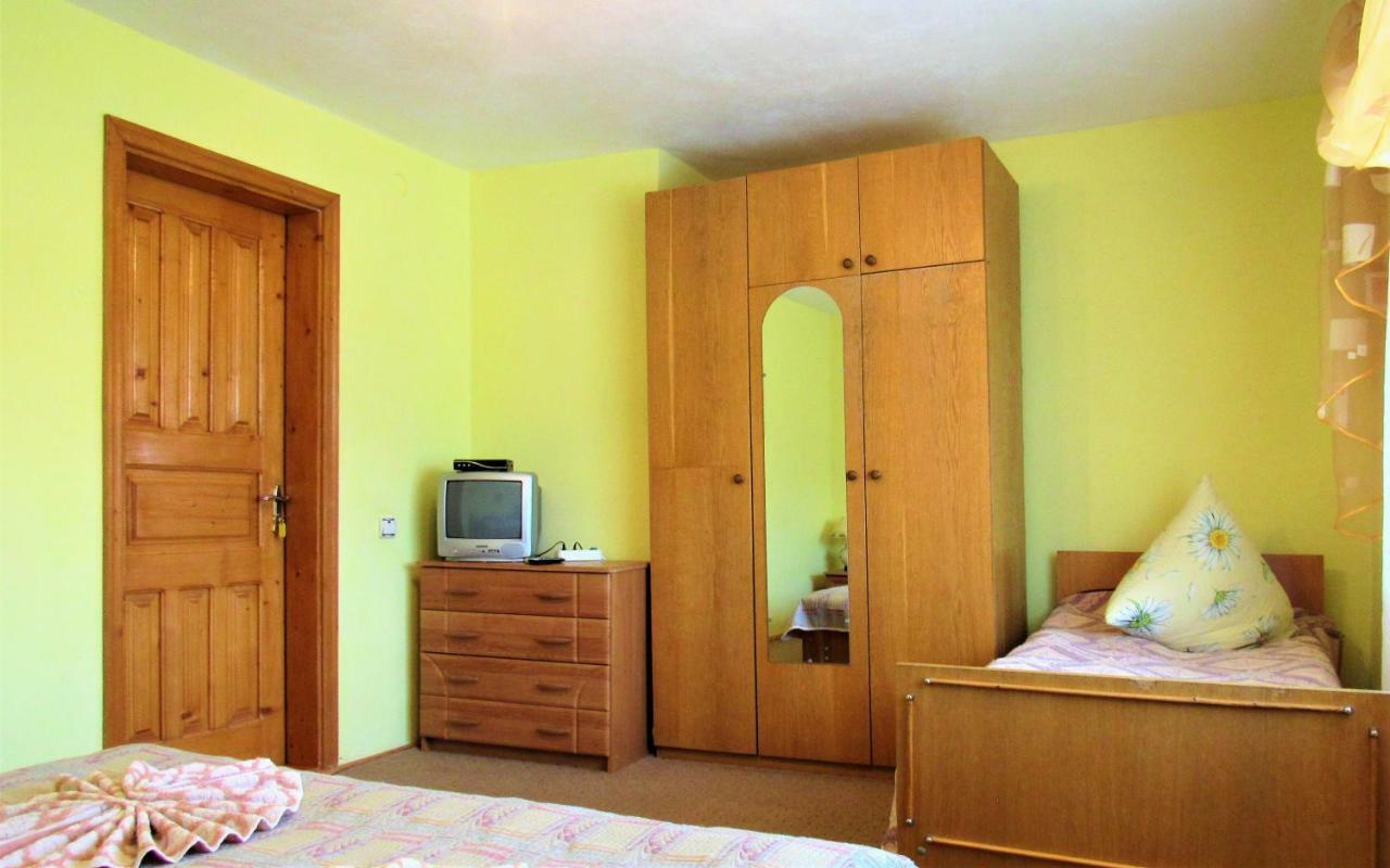 Відпочинок У Пронів Hotel Slavske Ngoại thất bức ảnh